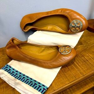 Tory Burch flats Size 7 1/2, royal tan